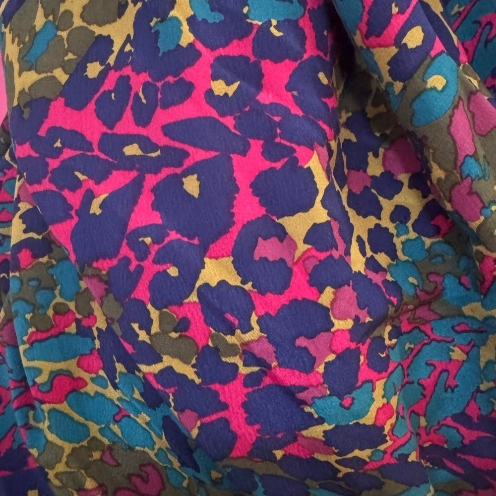 Britt Ryan 100% Silk Colorful Women's Top, button back - Picture 6 of 9